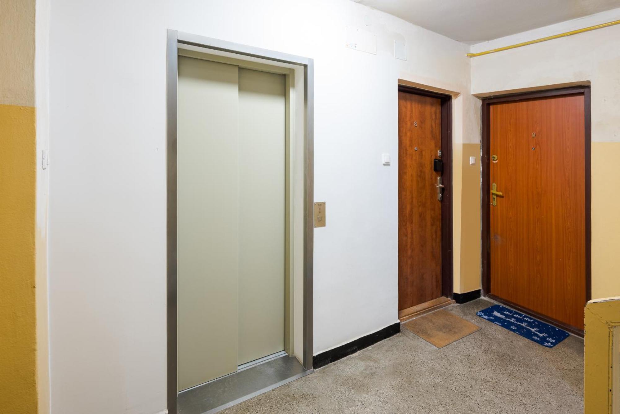 Stay With Friends In Warsaw Apartment Exterior photo